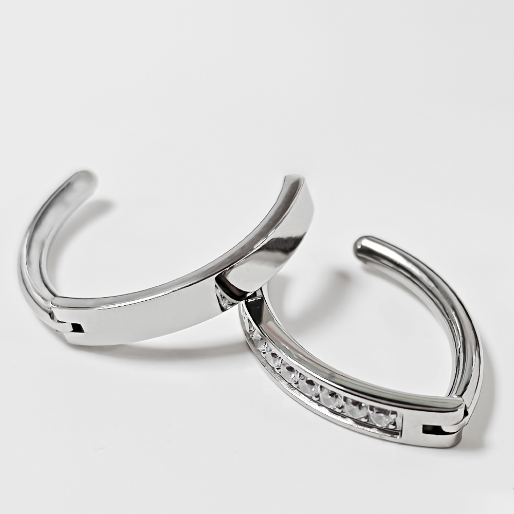 ASTM F136 Titanium 14G Hinged  - Body Jewelry For Sensitive Skin ulasan dan harga